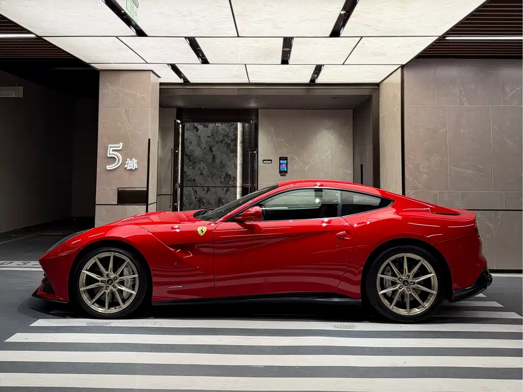 Ferrari F12berlinetta 2014 — фото 5
