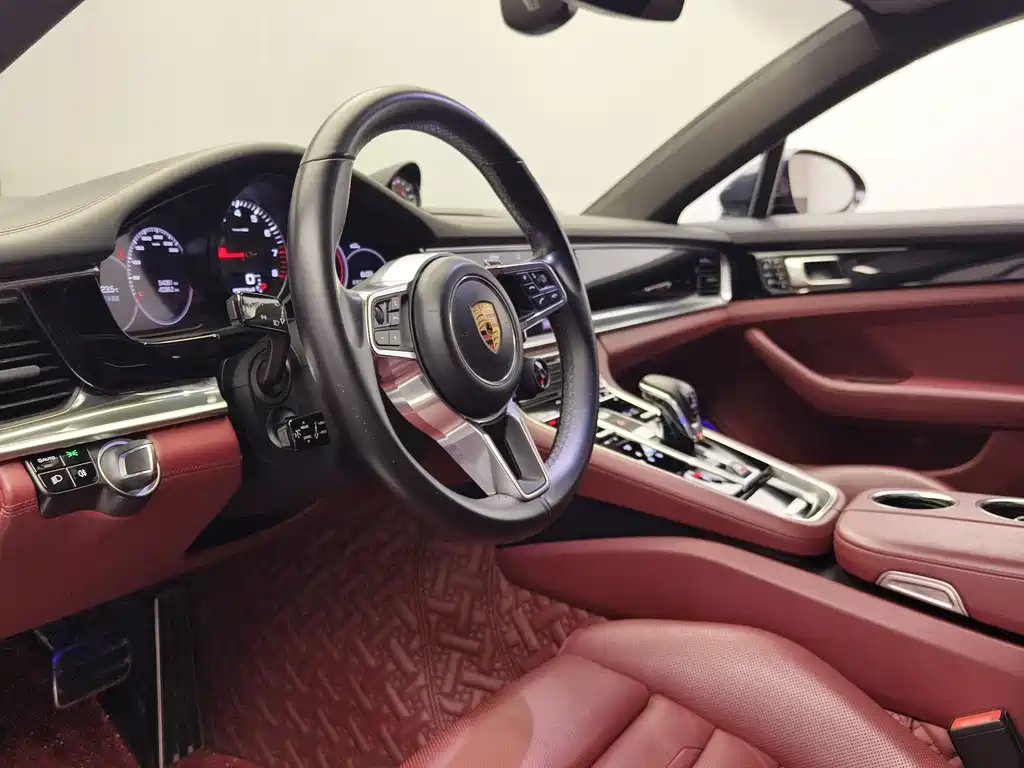 Porsche Panamera 2019 — фото 15
