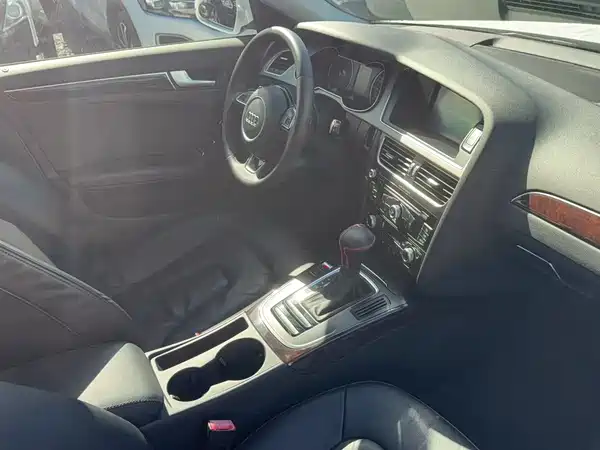 Audi A4L 2015