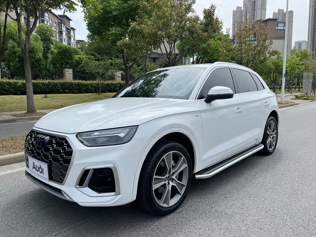 Audi Q5L 2023 — фото 1