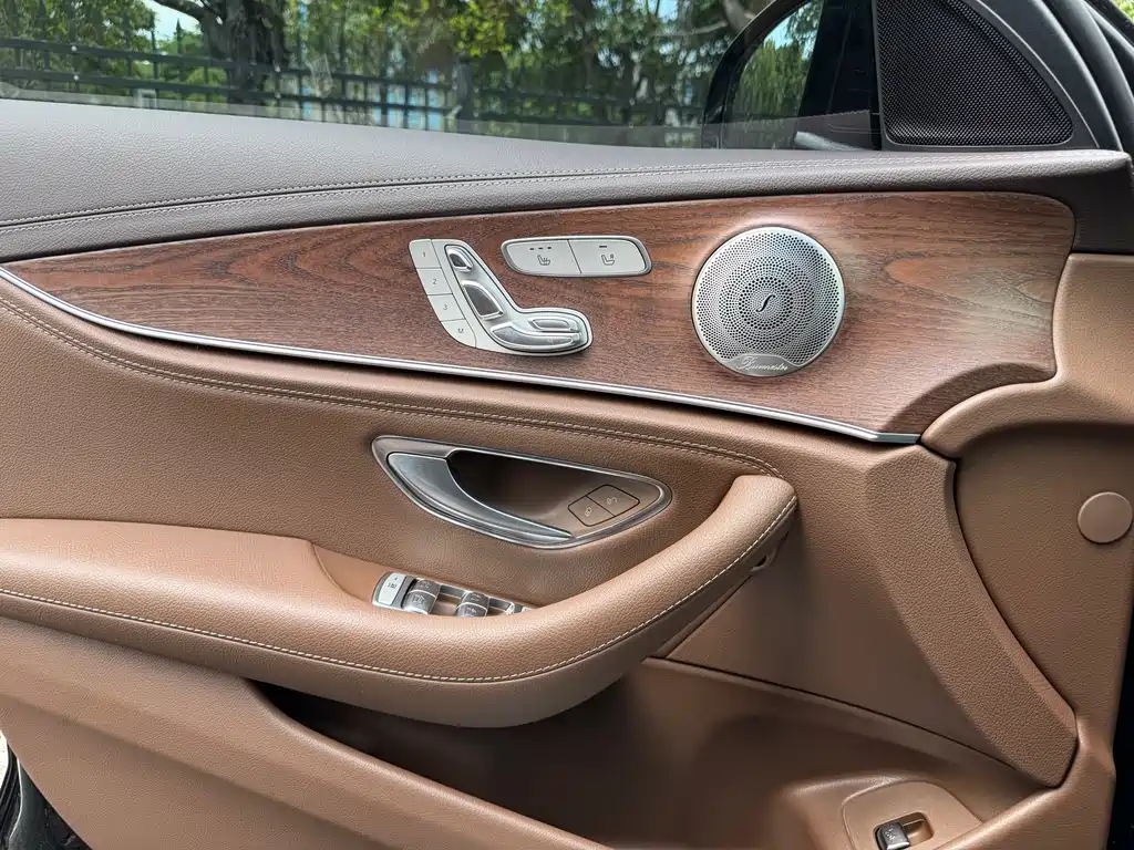 Mercedes-Benz E-Class 2023 — фото 14