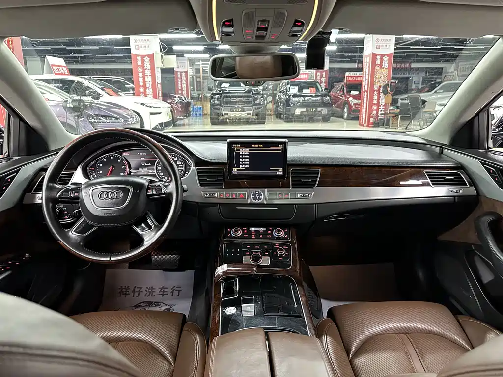 Audi A8 2014 — фото 27