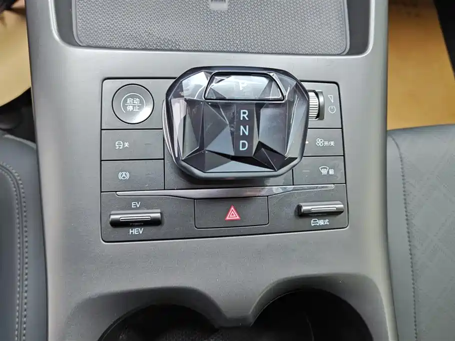 BYD Qin PLUS 2025 — фото 16