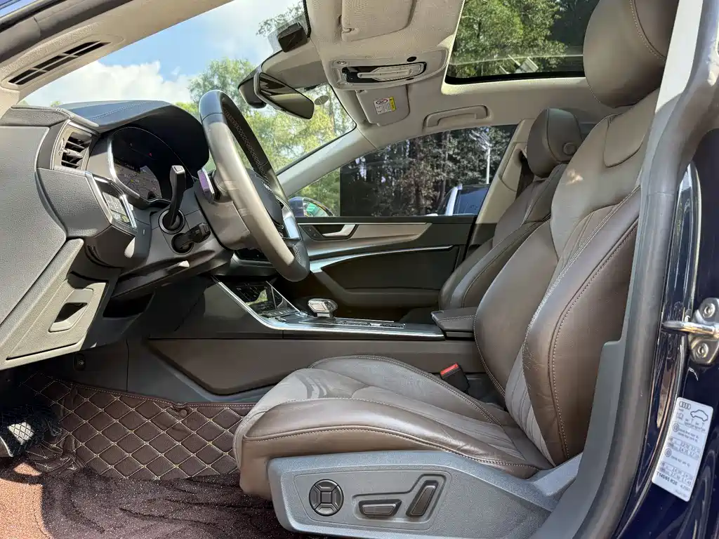 Audi A7L 2023 — фото 11