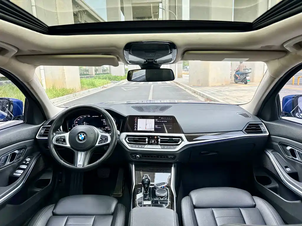 BMW 3 Series 2019 — фото 14