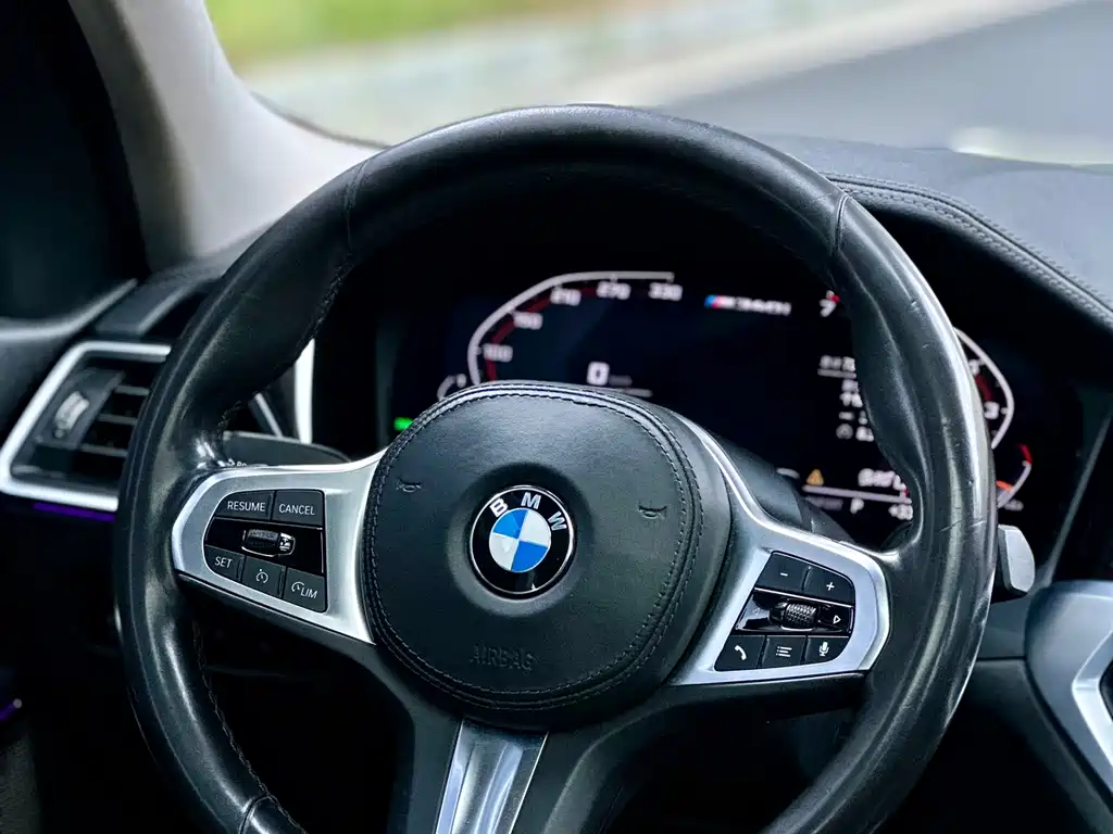 BMW 3 Series 2019 — фото 16