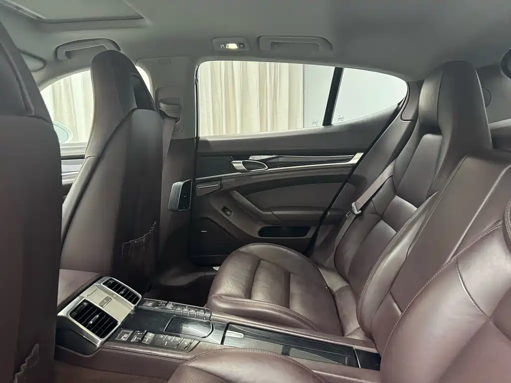 Porsche Panamera 2015 — фото 12