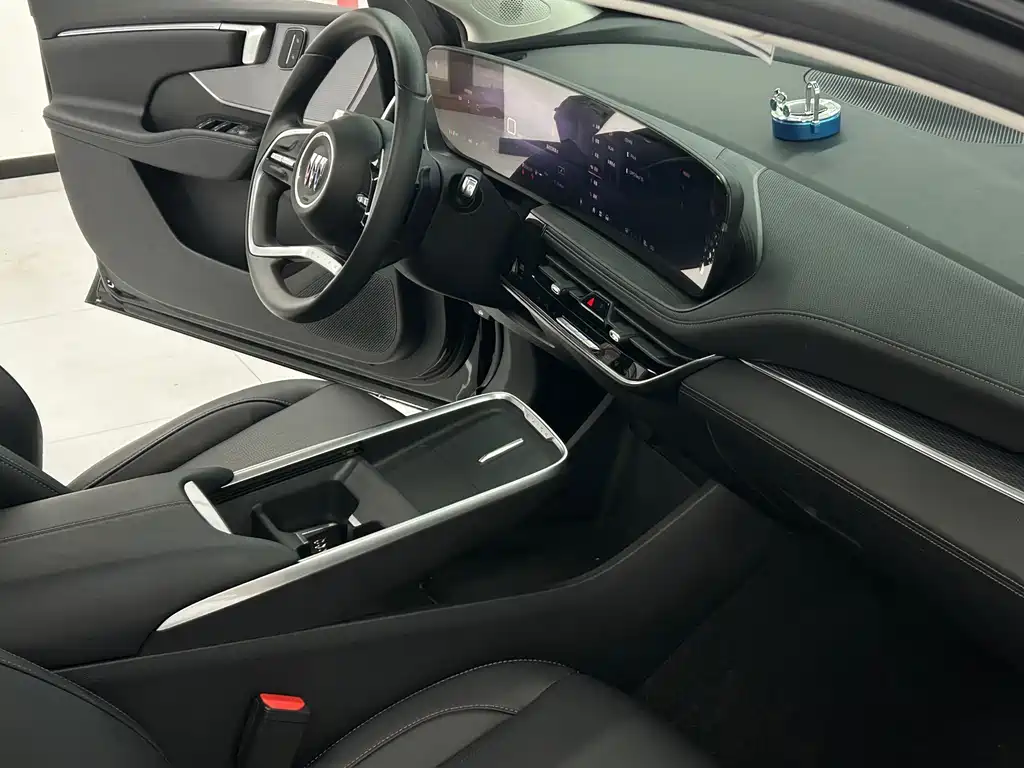 Buick LaCrosse 2023 — фото 12