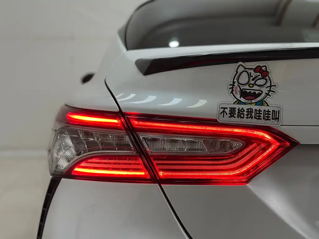 Toyota Camry 2020 — фото 19