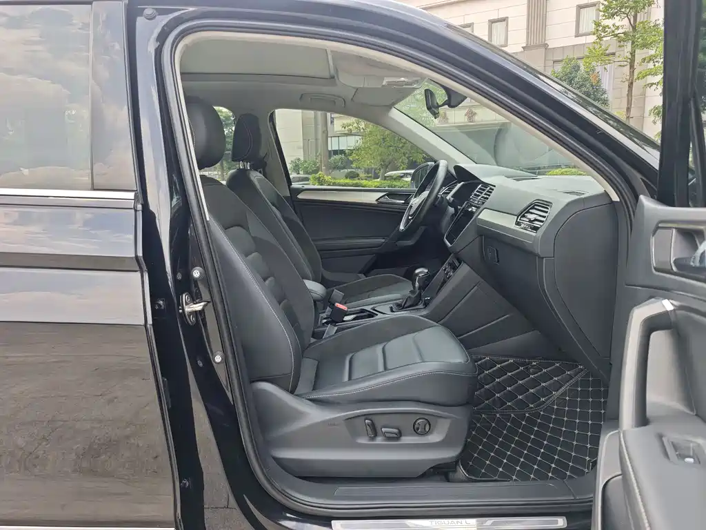 Volkswagen Tiguan L 2021 — фото 21