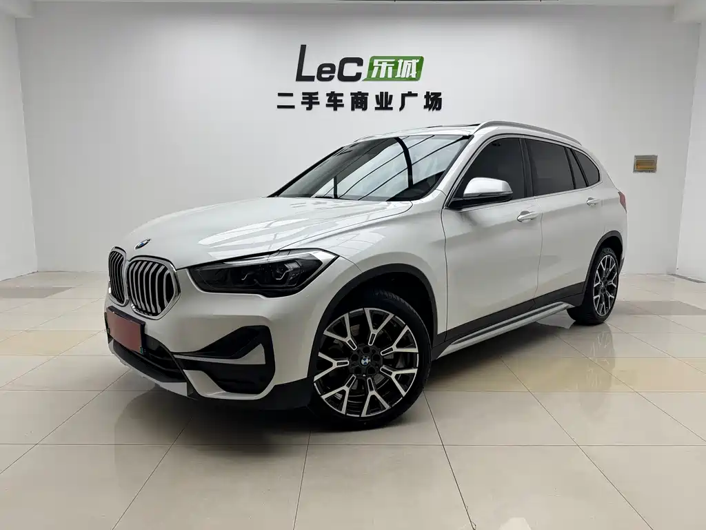 BMW X1 2021 — фото 1