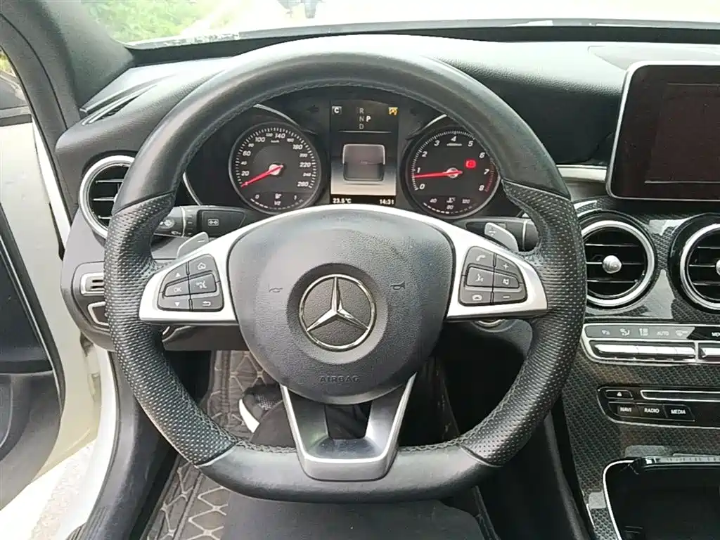 Mercedes-Benz C-Class 2018 — фото 11
