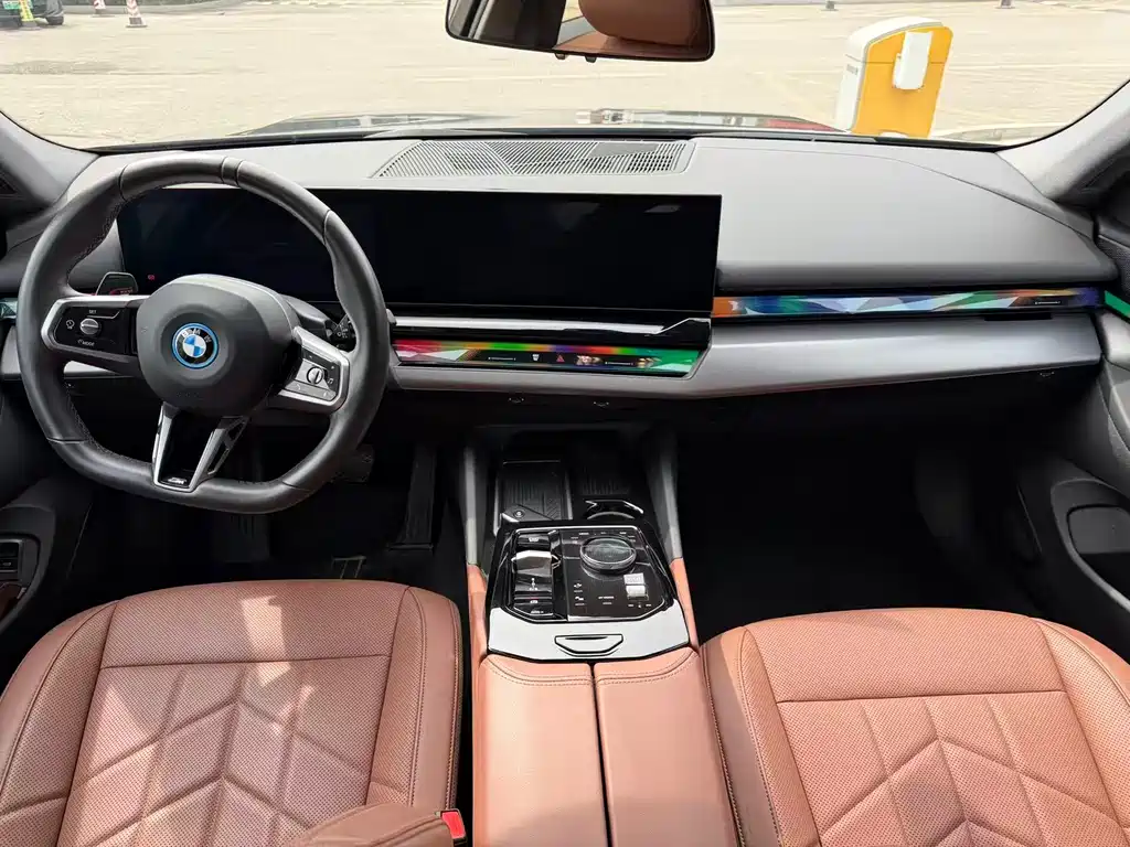 BMW i5 2025 — фото 8