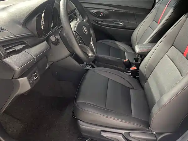 Toyota Yaris L 2022