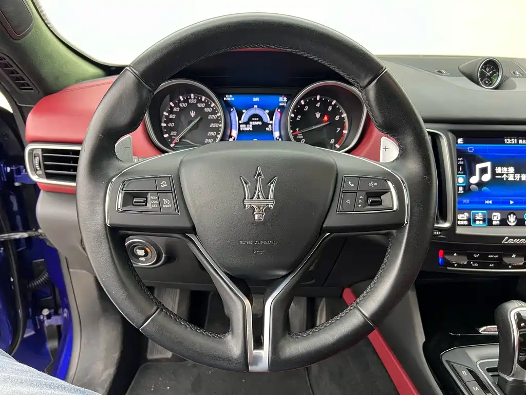 Maserati Levante 2017 — фото 14