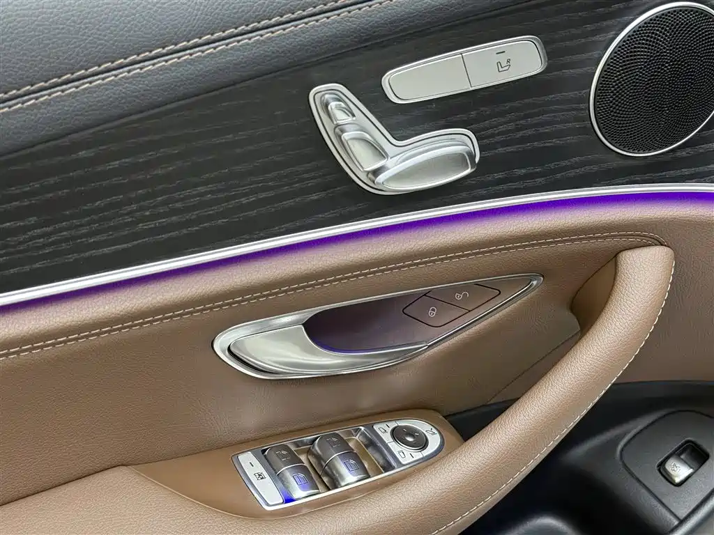 Mercedes-Benz E-Class 2022 — фото 11
