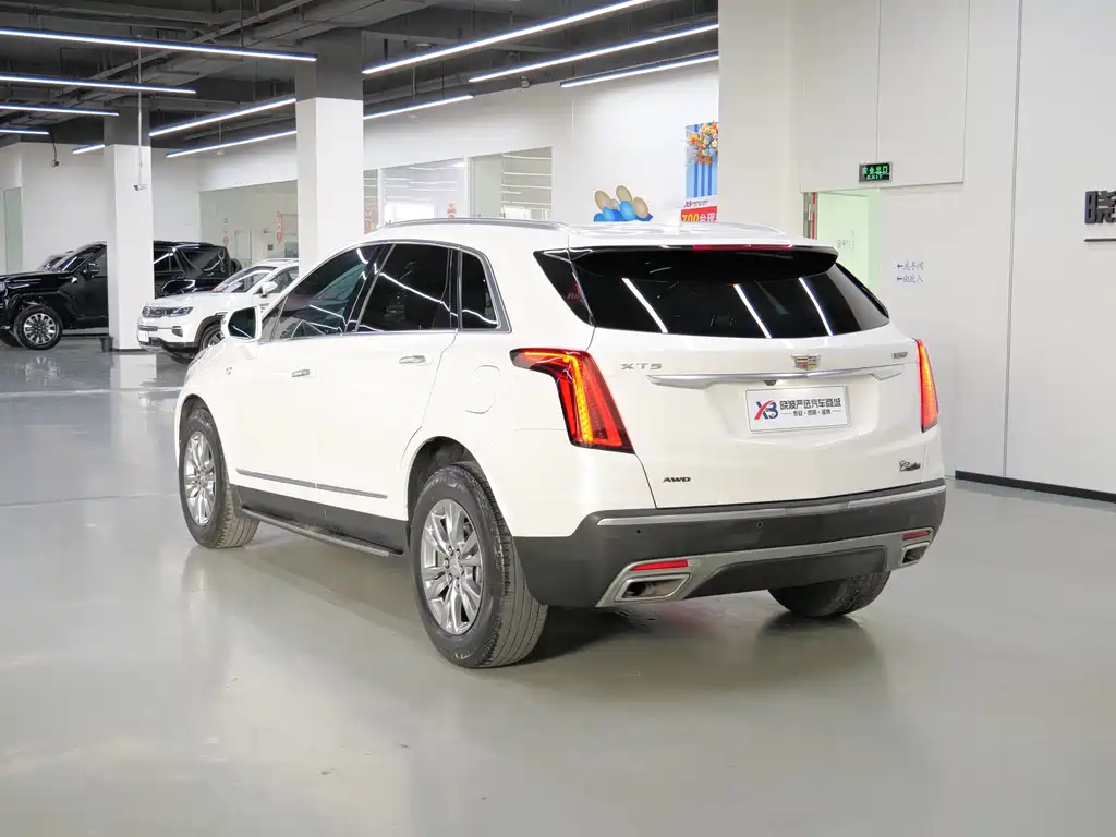 Cadillac XT5 2020 — фото 5