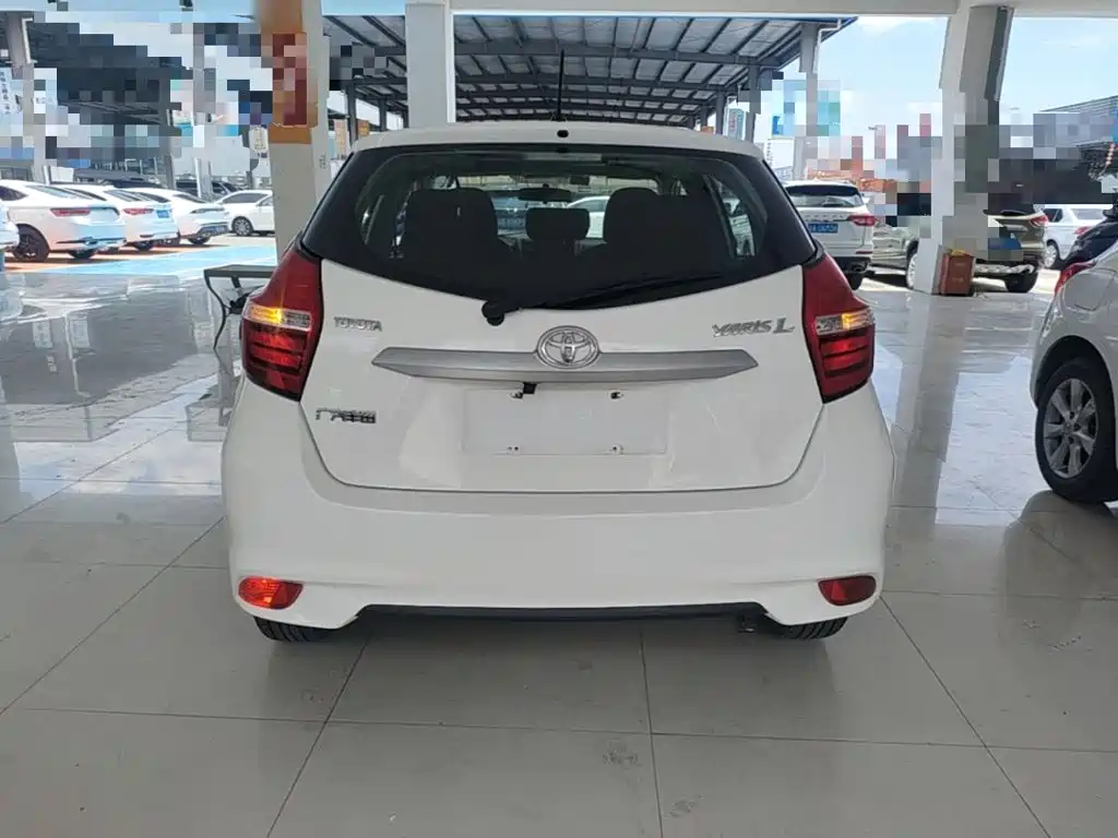Toyota Yaris L 2016 — фото 6