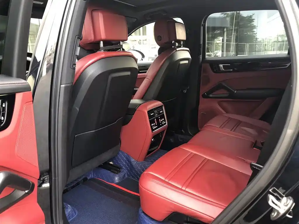 Porsche Cayenne 2019 — фото 13