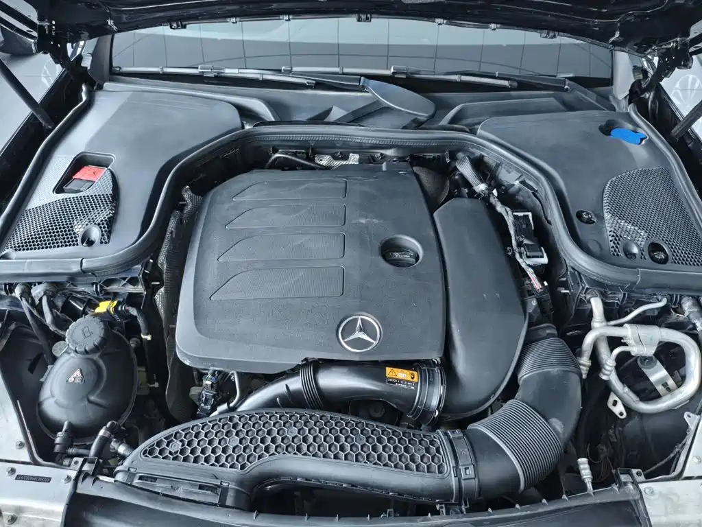 Mercedes-Benz E-Class 2019 — фото 17