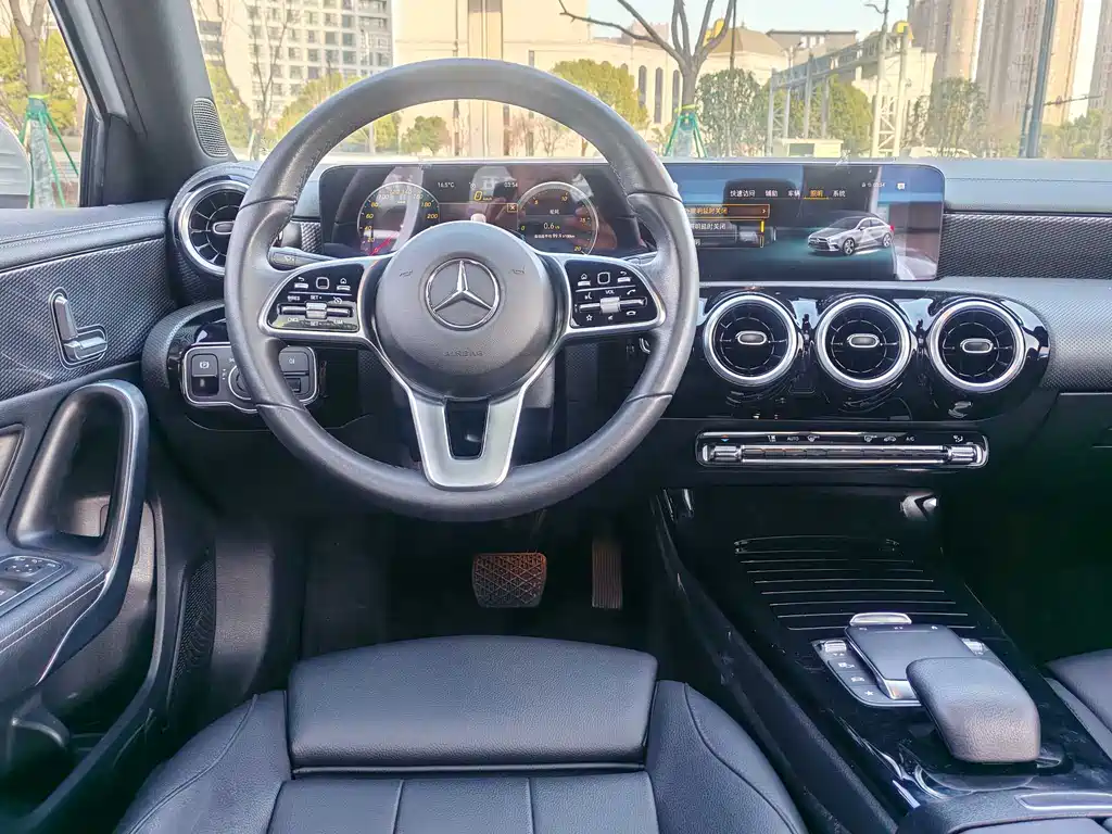 Mercedes-Benz A-Class 2021 — фото 16