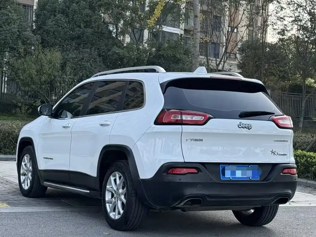 Jeep Cherokee 2017 — фото 5