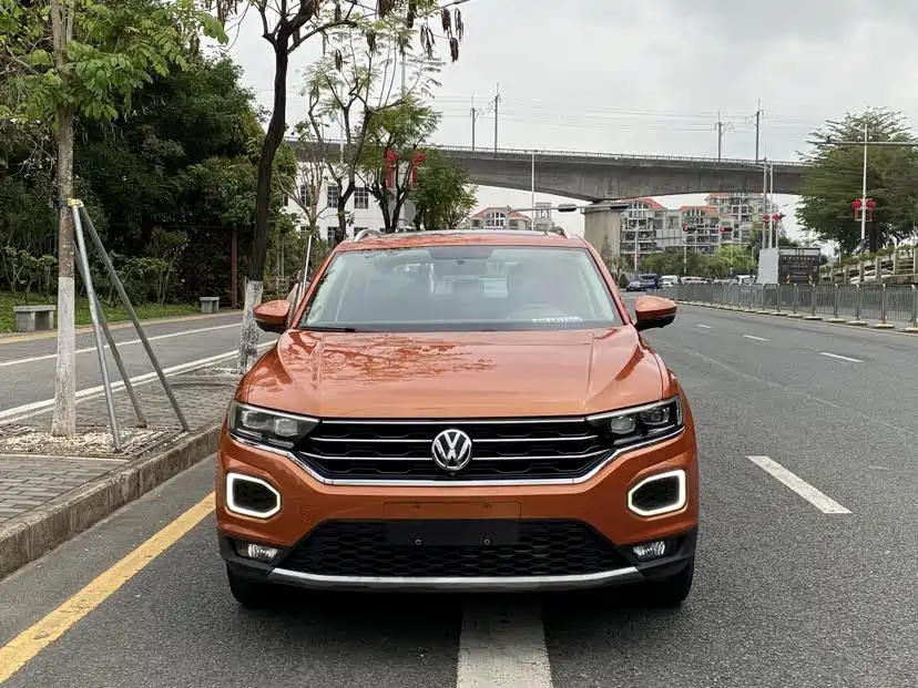 Volkswagen T-Roc 2018 — фото 2