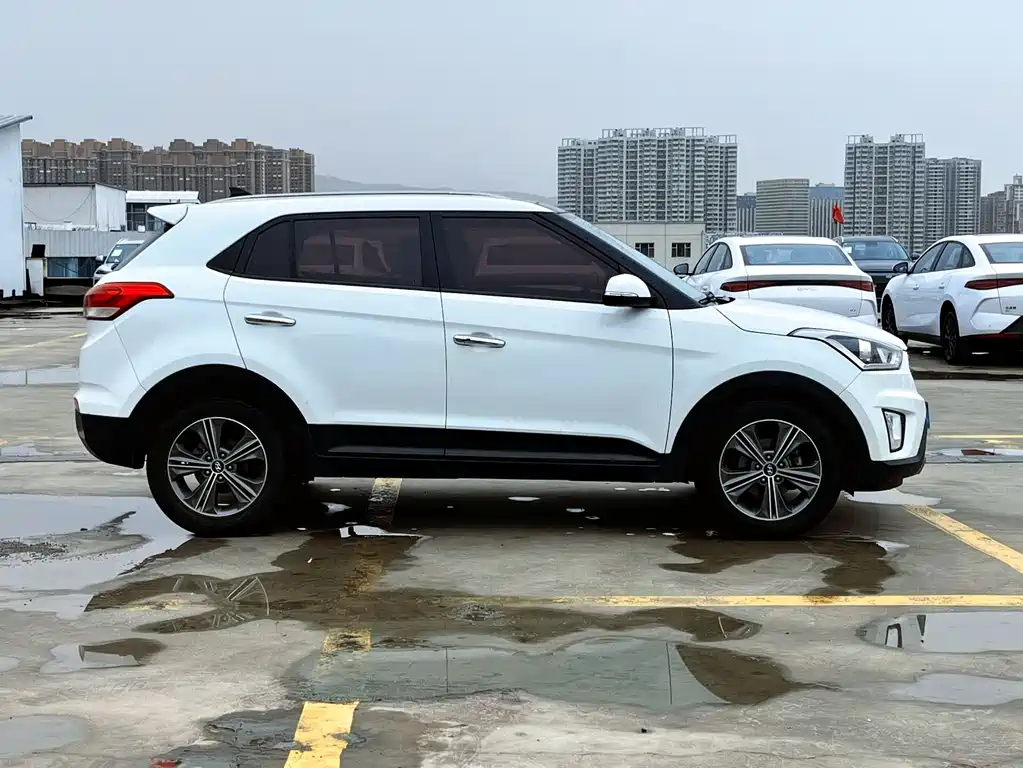 Hyundai ix25 2015 — фото 7