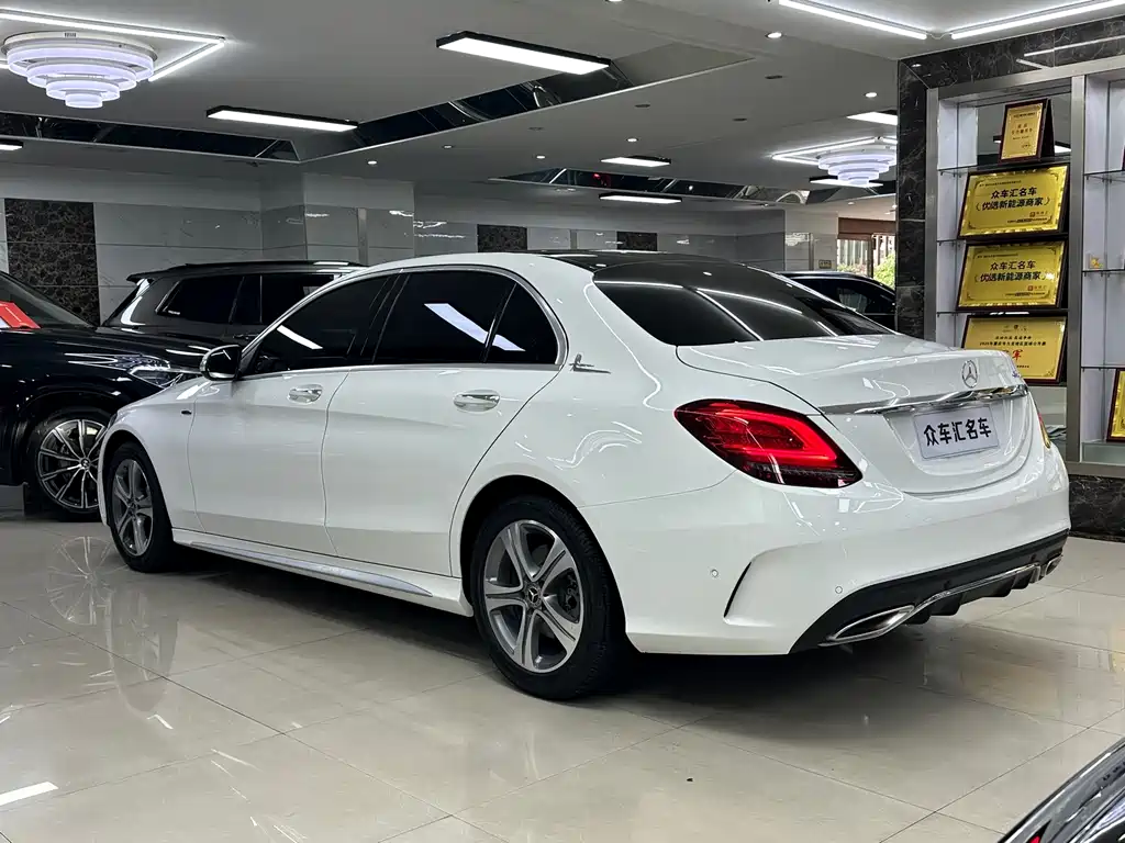 Mercedes-Benz C-Class 2020 — фото 19