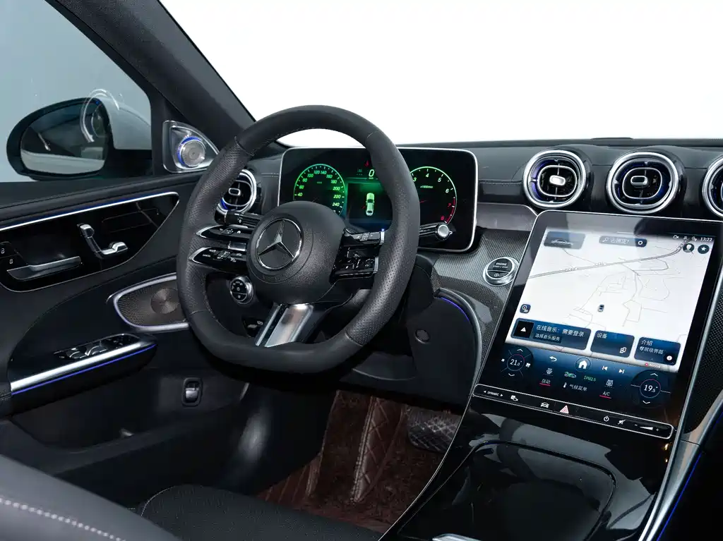 Mercedes-Benz C-Class 2023 — фото 20