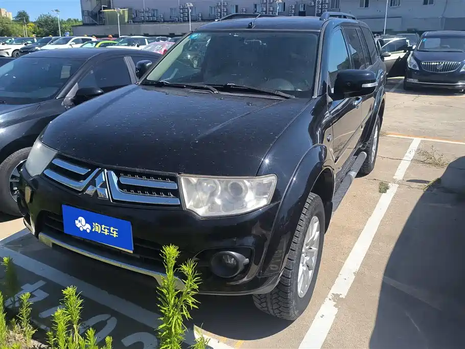 Mitsubishi Pajero Sport 2014