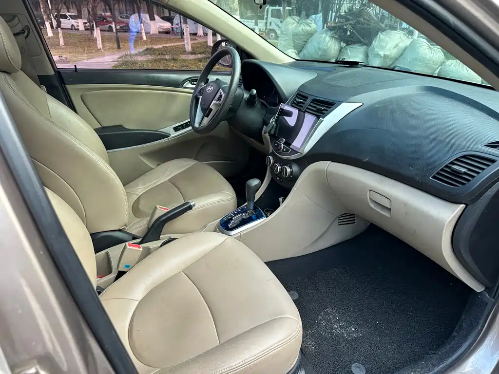 Hyundai Verna 2016 — фото 16