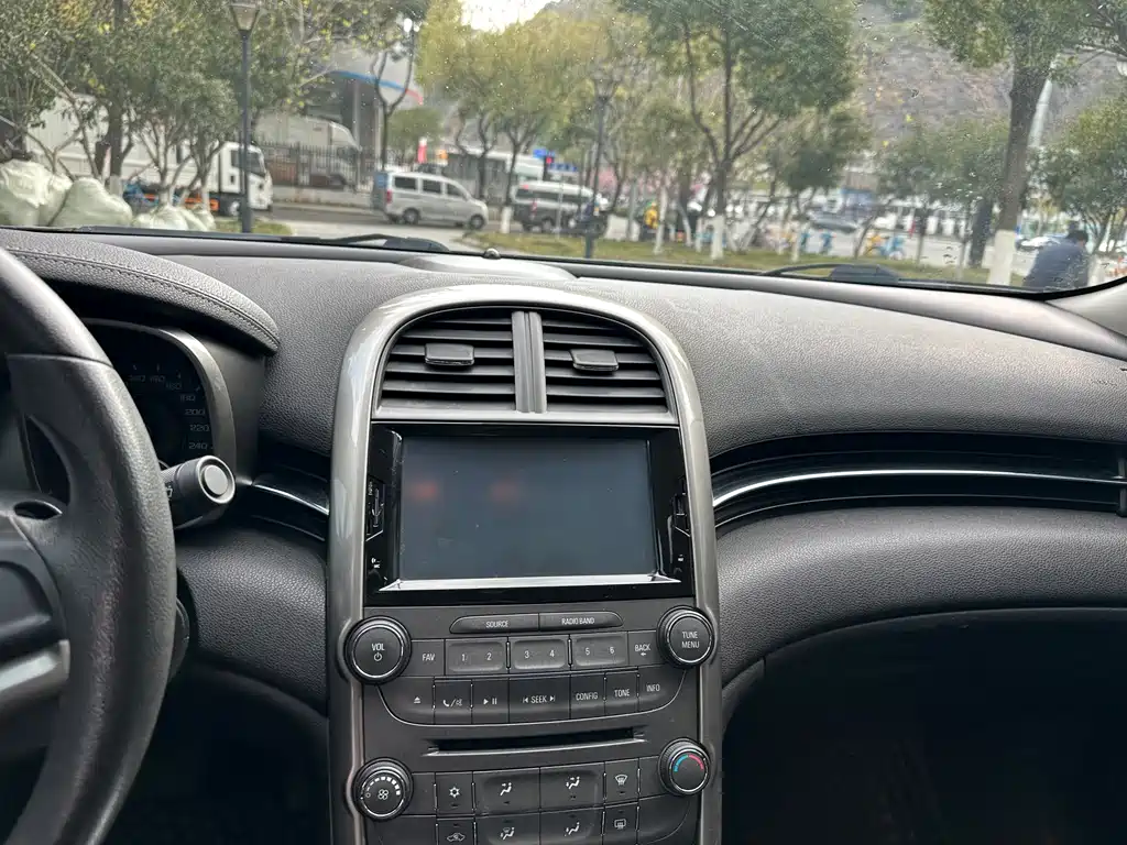 Chevrolet Malibu 2014 — фото 11