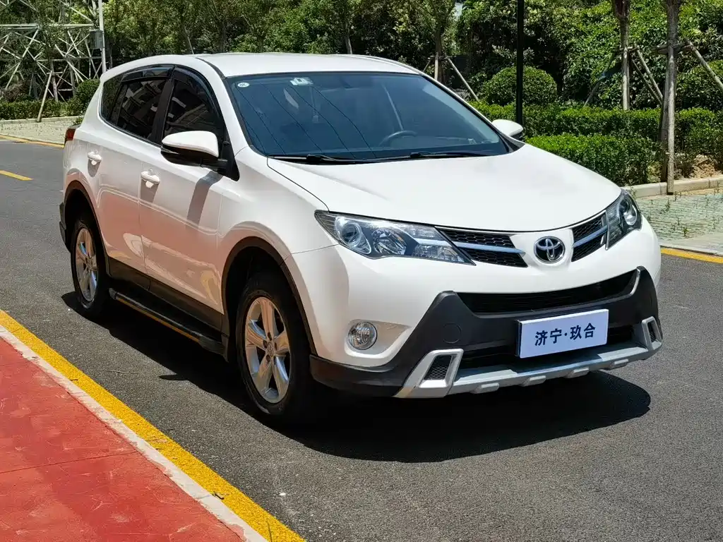 Toyota RAV4 2014