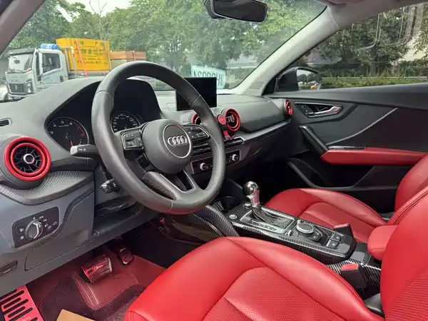 Audi Q2L 2020