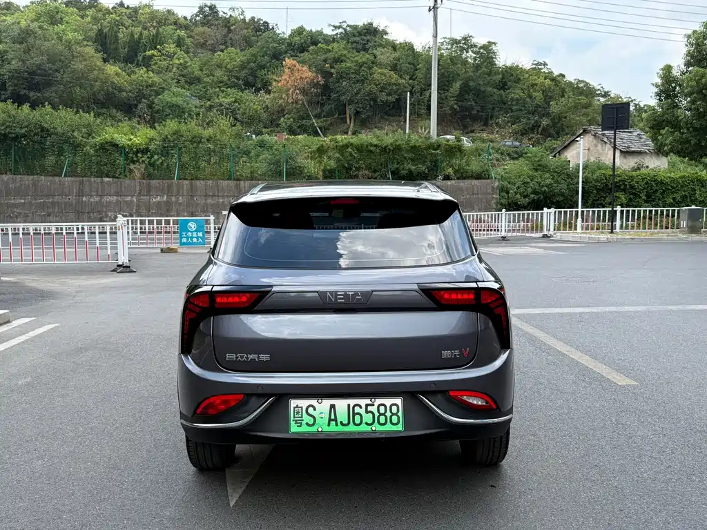 Neta V 2023