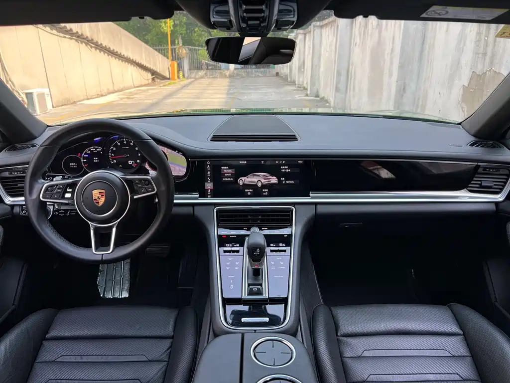 Porsche Panamera 2019 — фото 17