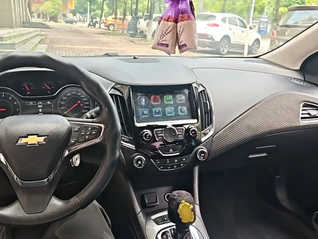 Chevrolet Cruze 2015 — фото 10