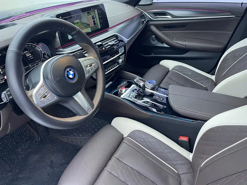 BMW 5 Series New Energy 2023 — фото 8