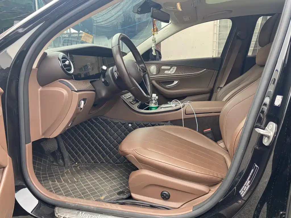 Mercedes-Benz E-Class 2023 — фото 4