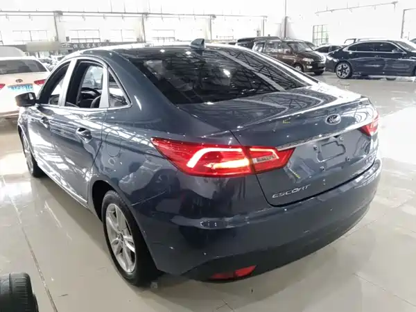 Ford Escort 2021