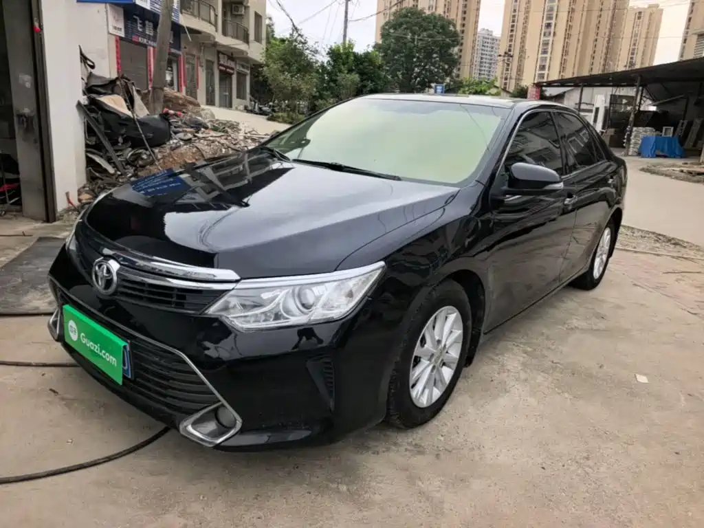 Toyota Camry 2016 — фото 2
