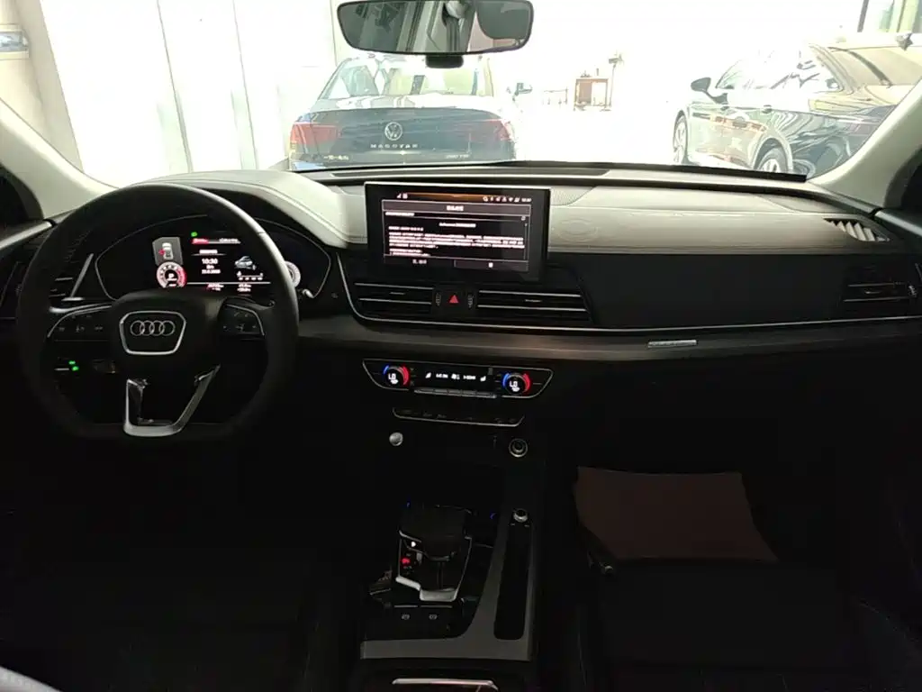 Audi Q5L 2025 — фото 10
