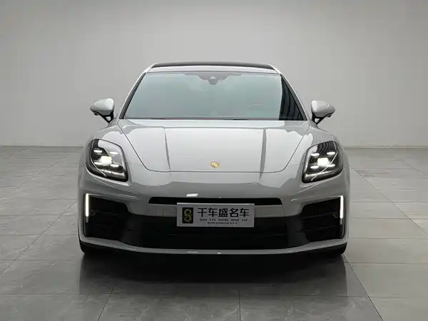 Porsche Panamera 2025