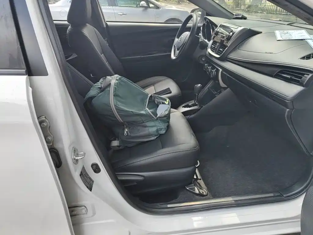 Toyota Yaris L 2019 — фото 25