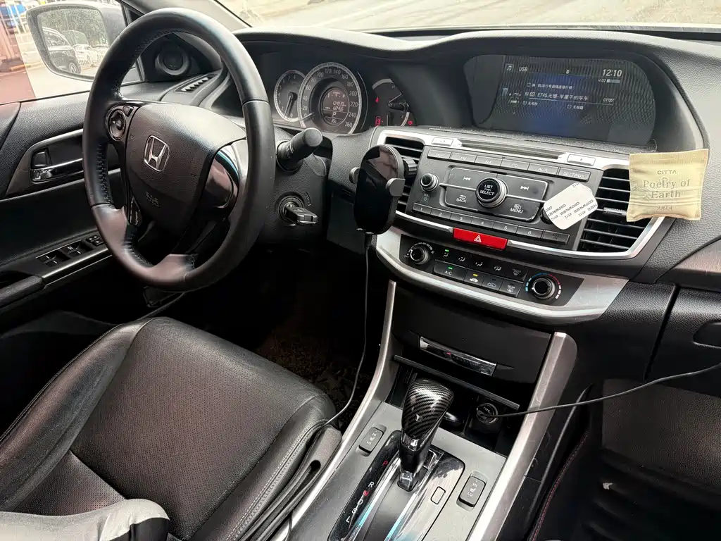 Honda Accord 2015 — фото 8