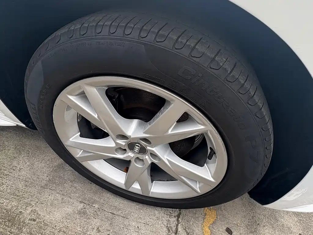 Audi A4L 2018
