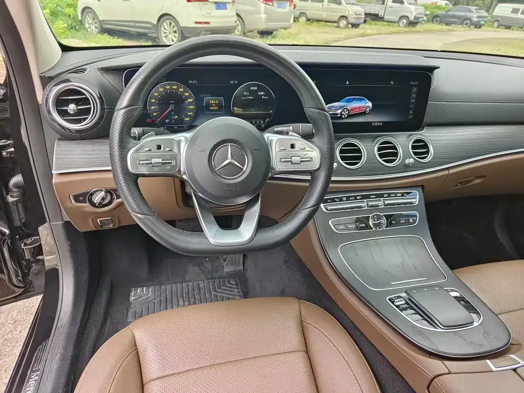 Mercedes-Benz E-Class 2020 — фото 18