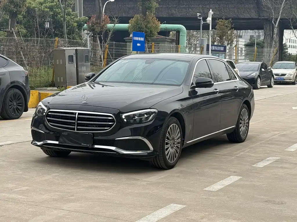 Mercedes-Benz E-Class 2023 — фото 1