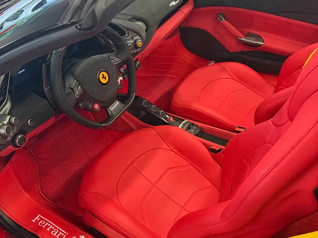 Ferrari 488 2017 — фото 11
